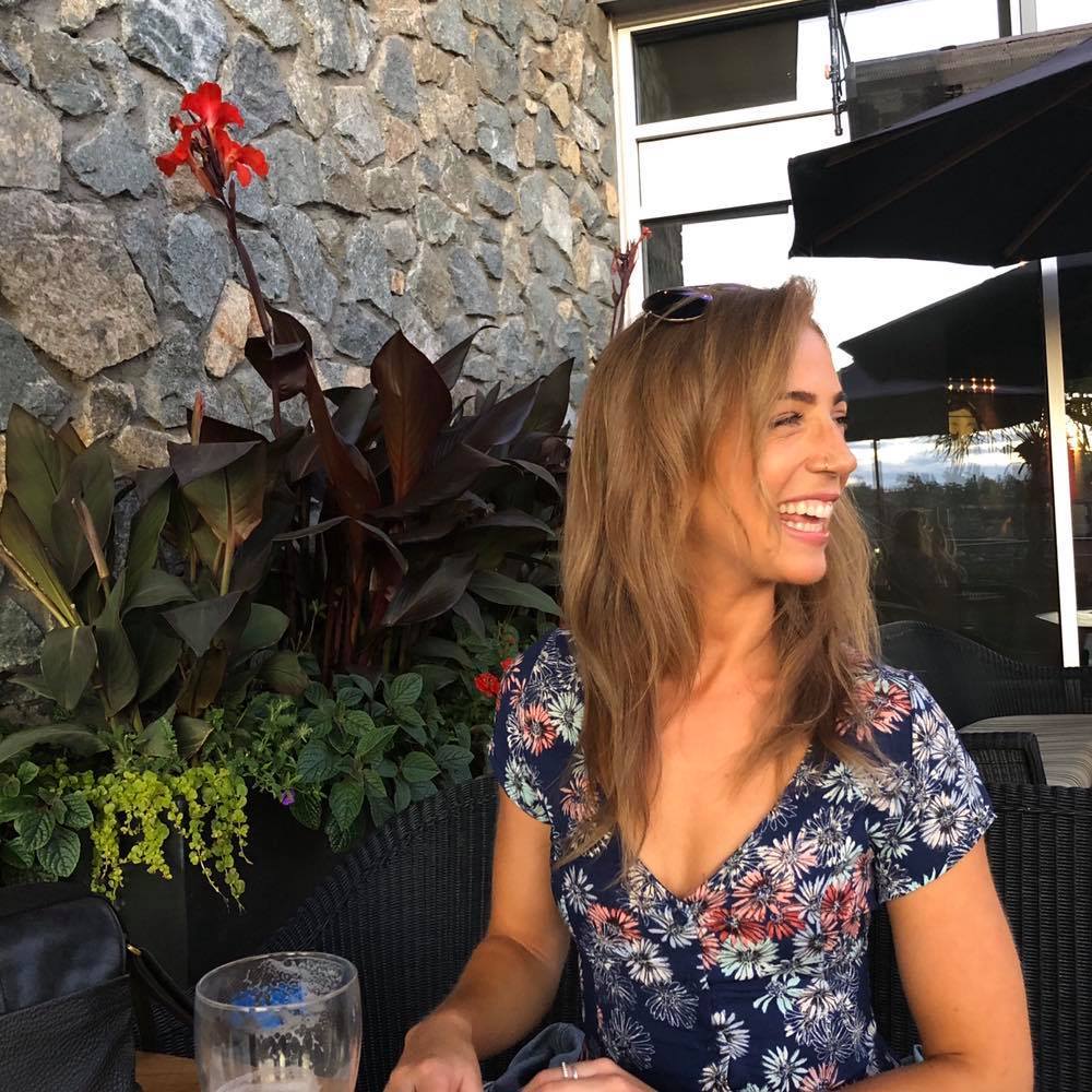 Meet your Posher, Emily